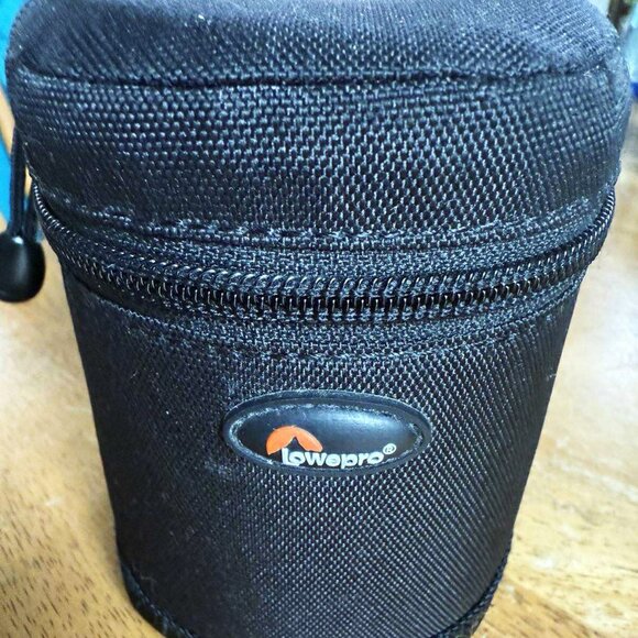 Lowepro Small Camera Lens Bag with Strap - Picture 2 of 6